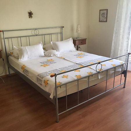Apartmani Katarina Bol Bagian luar foto