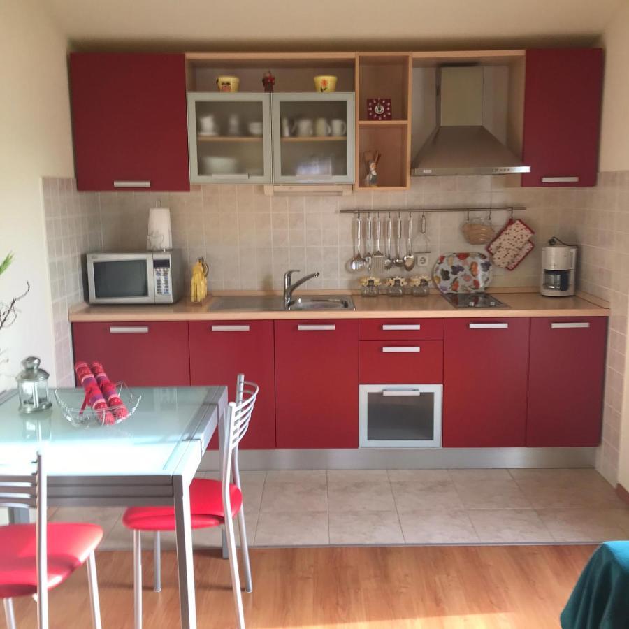 Apartmani Katarina Bol Bagian luar foto