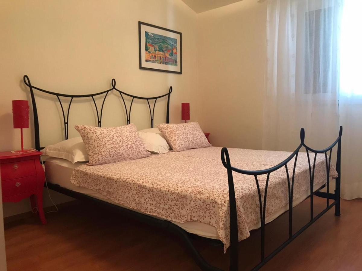 Apartmani Katarina Bol Bagian luar foto