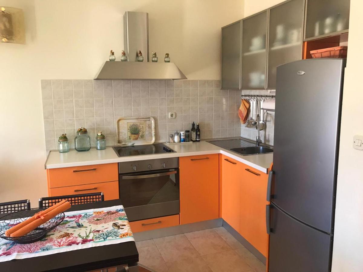 Apartmani Katarina Bol Bagian luar foto