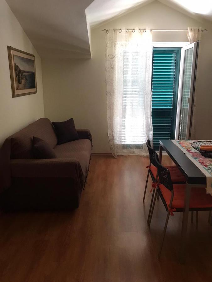 Apartmani Katarina Bol Bagian luar foto