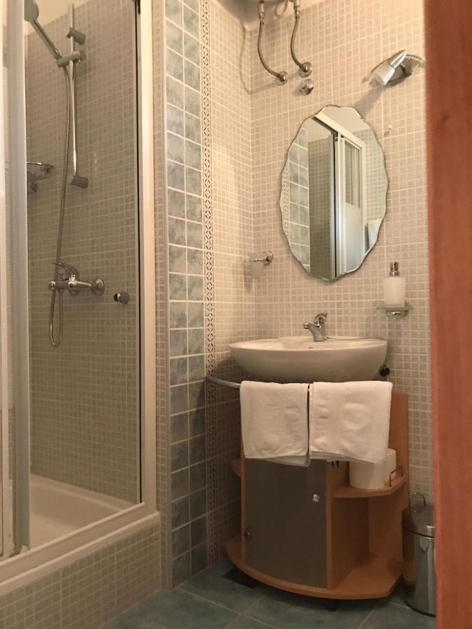 Apartmani Katarina Bol Bagian luar foto