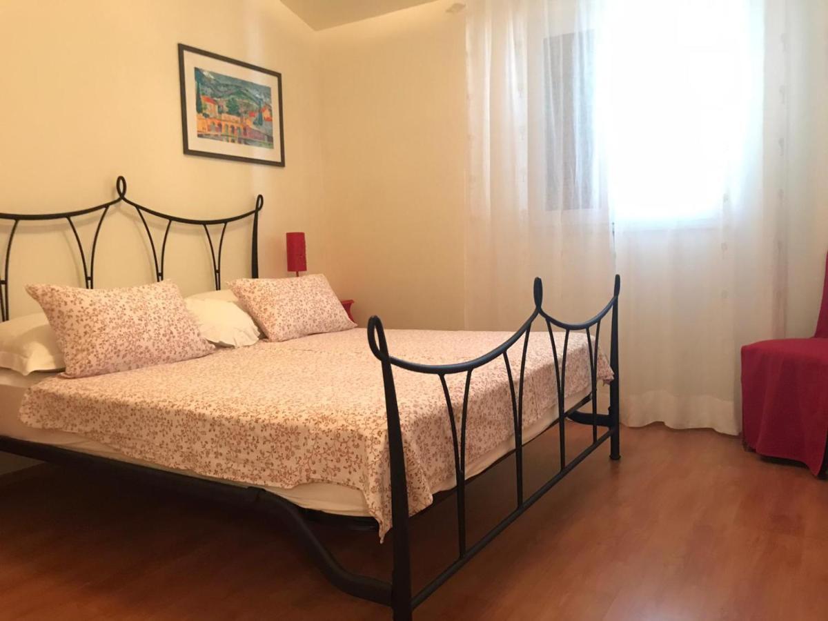Apartmani Katarina Bol Bagian luar foto