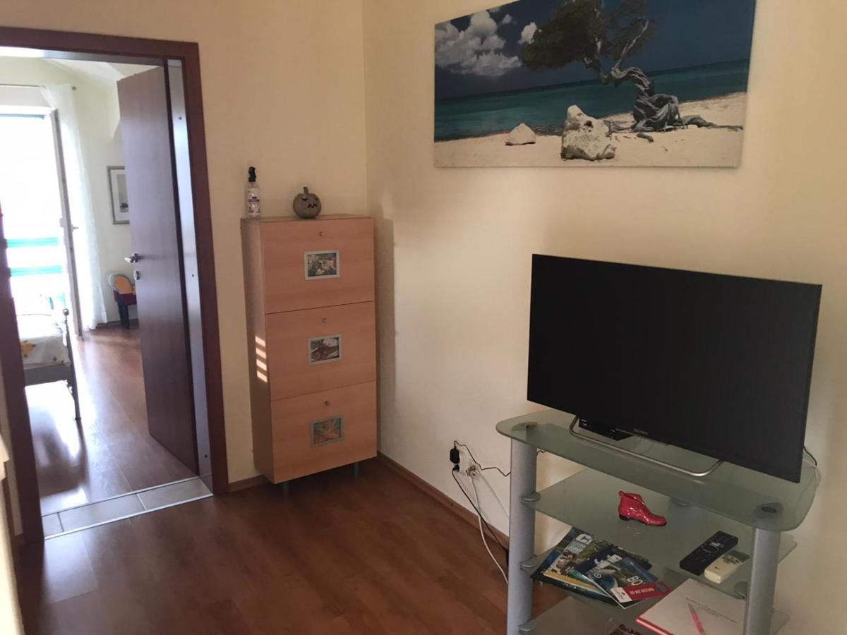 Apartmani Katarina Bol Bagian luar foto