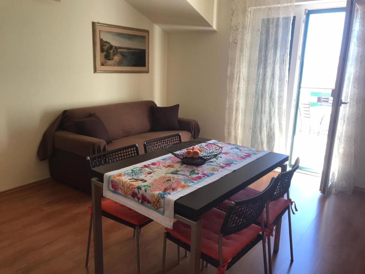 Apartmani Katarina Bol Bagian luar foto