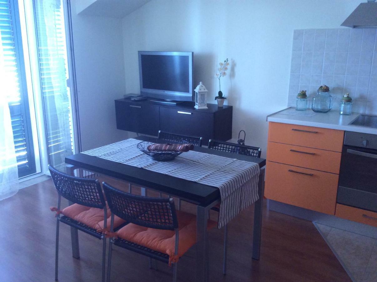 Apartmani Katarina Bol Bagian luar foto