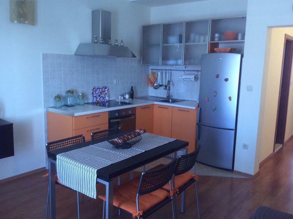 Apartmani Katarina Bol Bagian luar foto
