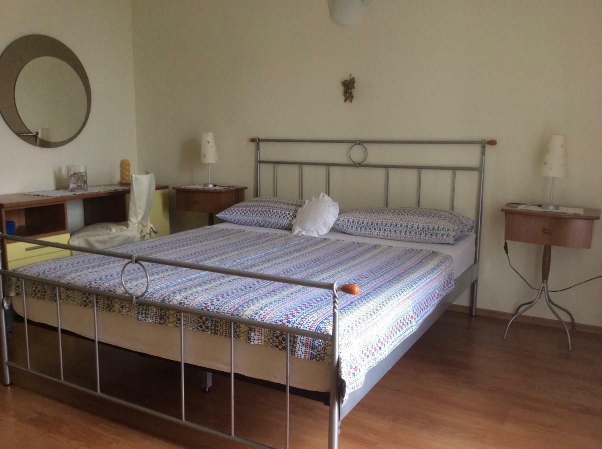 Apartmani Katarina Bol Bagian luar foto