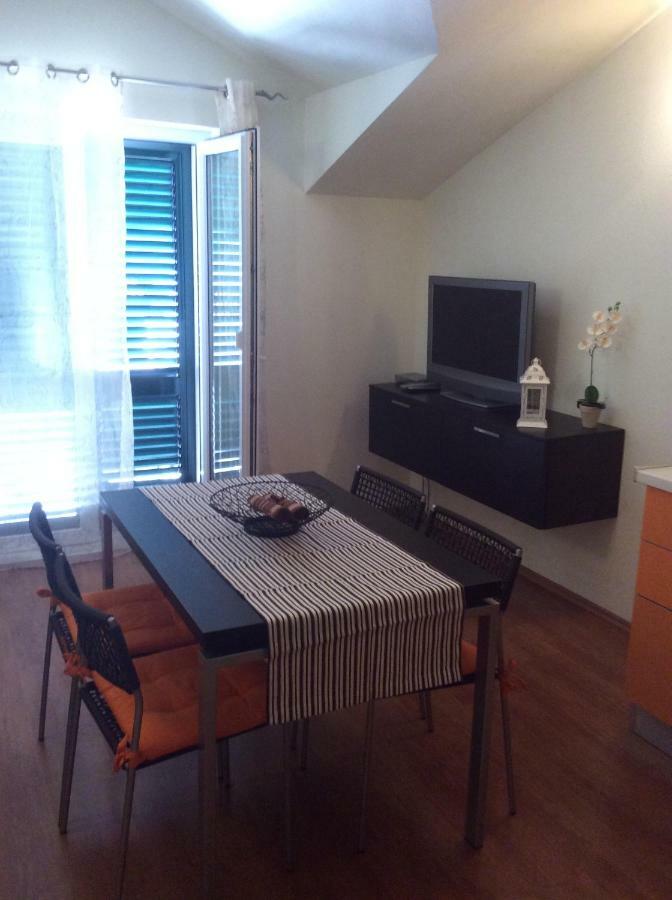 Apartmani Katarina Bol Bagian luar foto