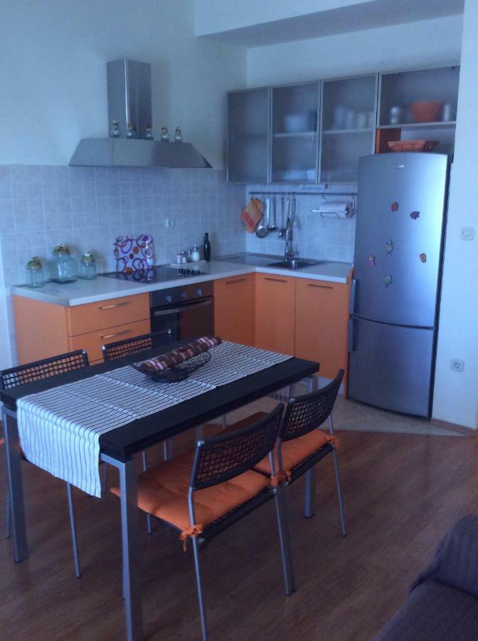 Apartmani Katarina Bol Bagian luar foto