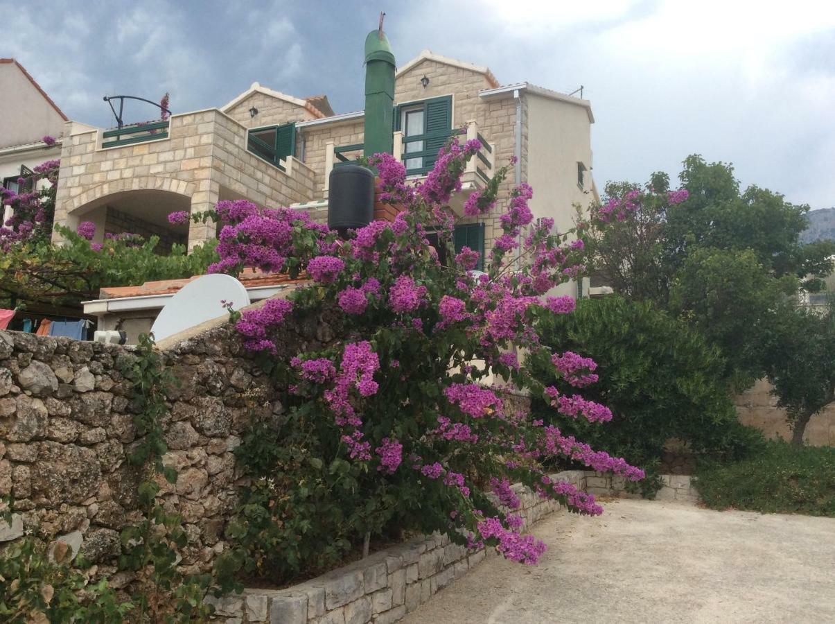Apartmani Katarina Bol Bagian luar foto