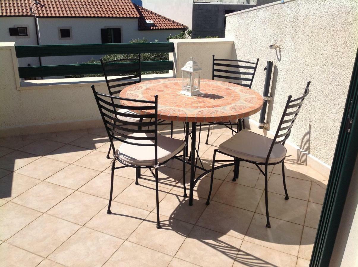 Apartmani Katarina Bol Bagian luar foto