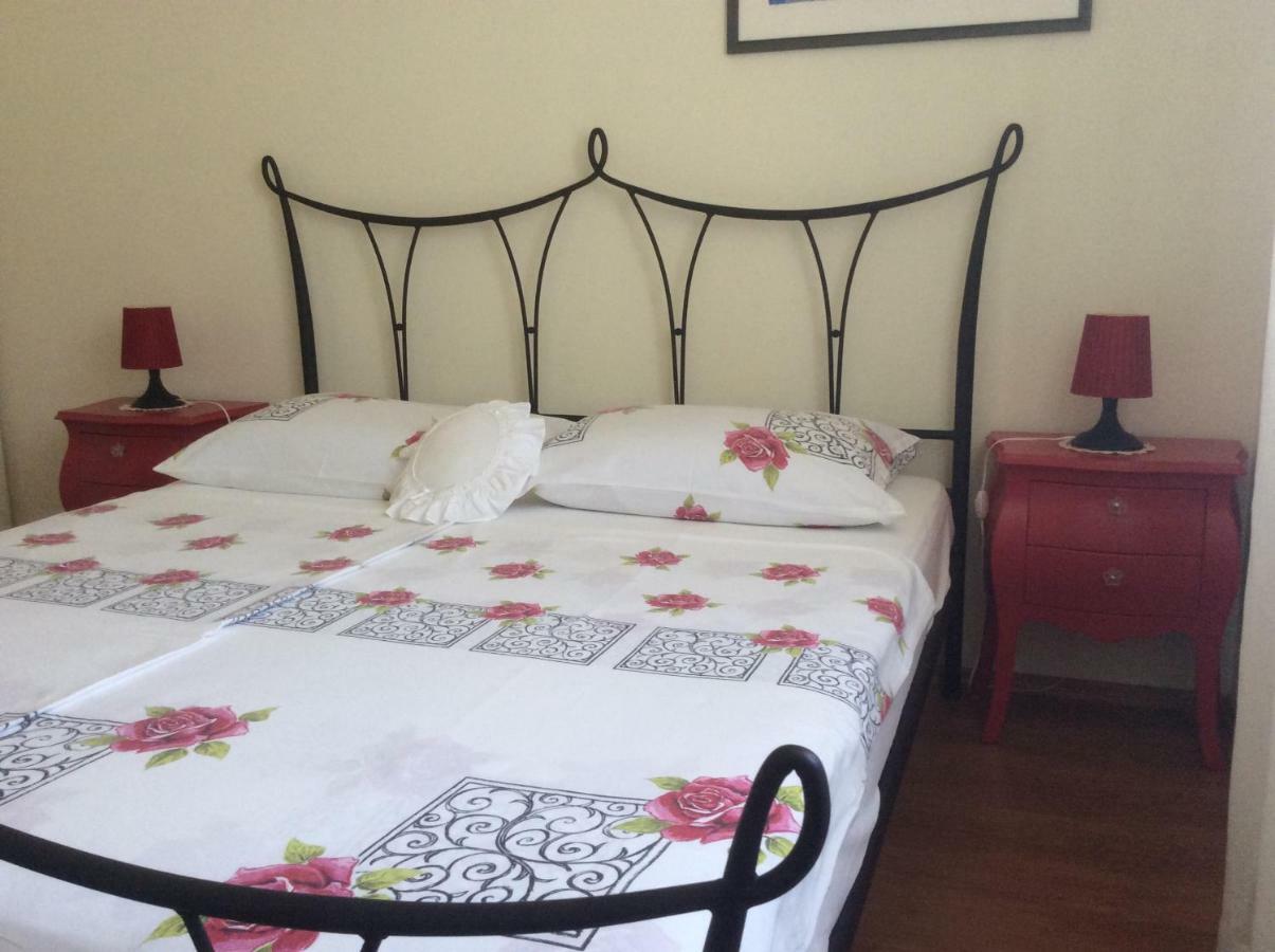 Apartmani Katarina Bol Bagian luar foto