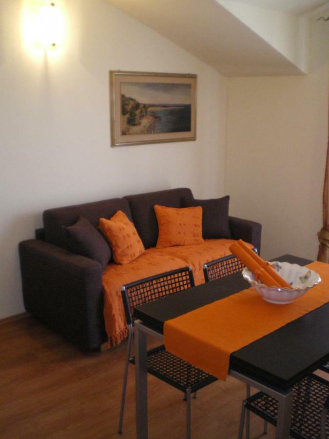 Apartmani Katarina Bol Bagian luar foto