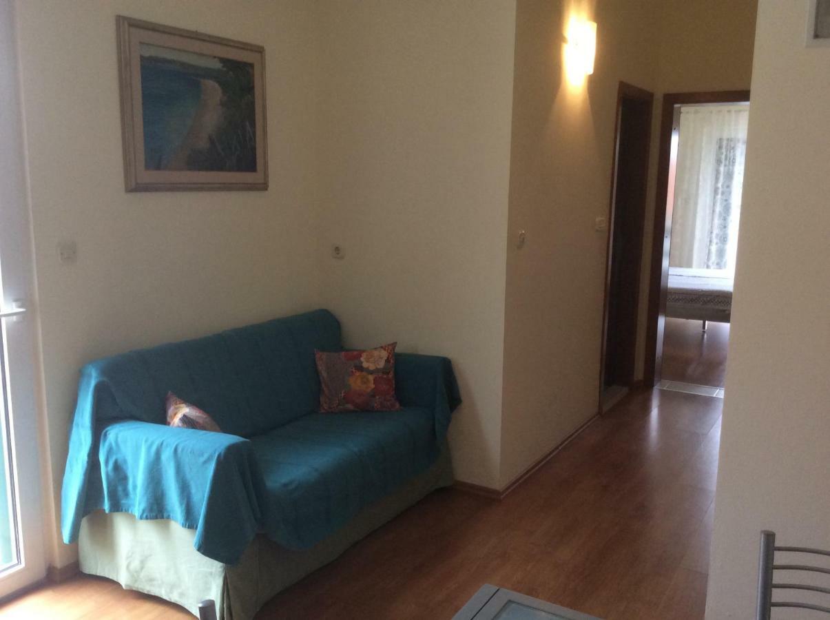 Apartmani Katarina Bol Bagian luar foto